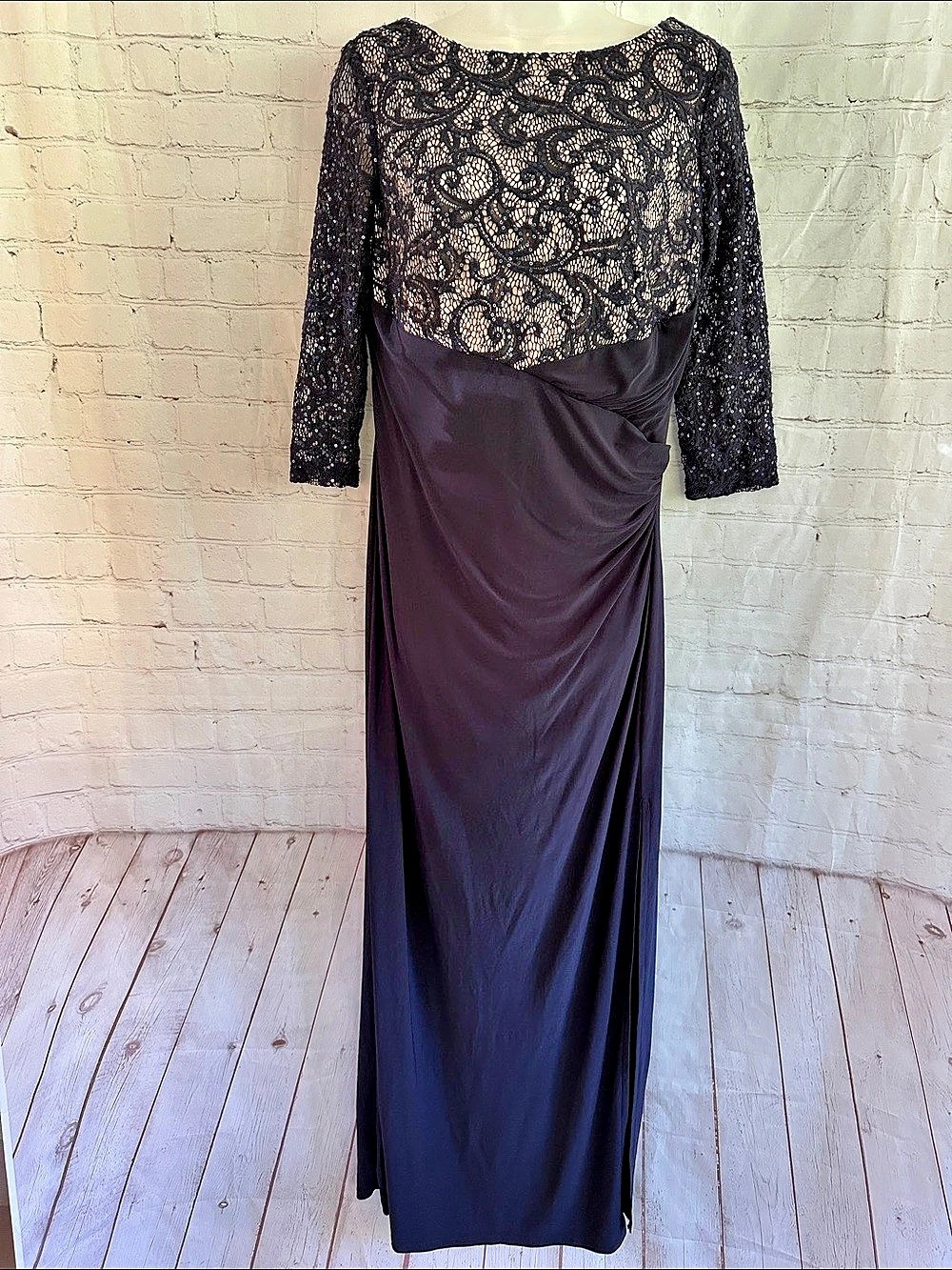 R & M Richard’s NWT Navy Lace Sequin Sweetheart Evening Gown-high slit size 10